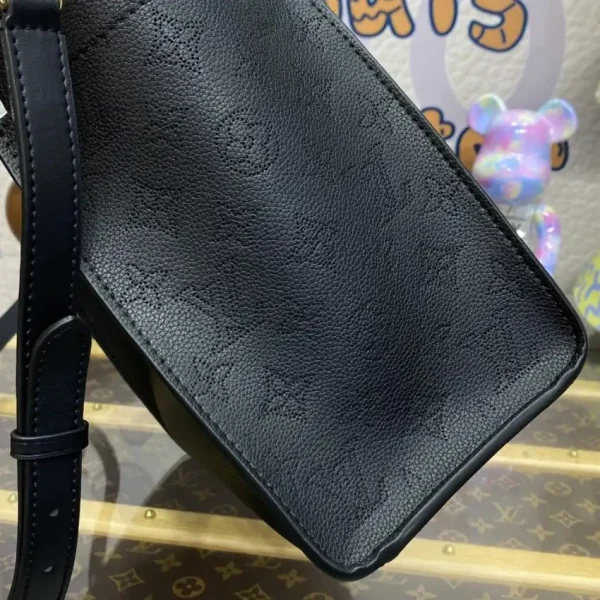 Louis Vuitton On My Side Black - Image 8