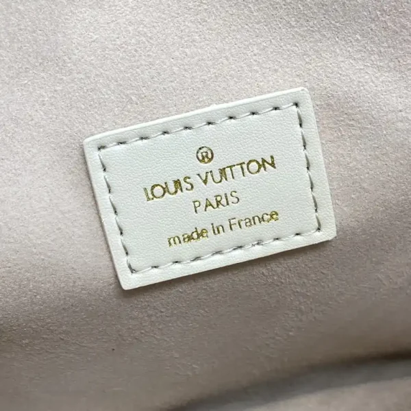Louis Vuitton Saumur White - Image 6