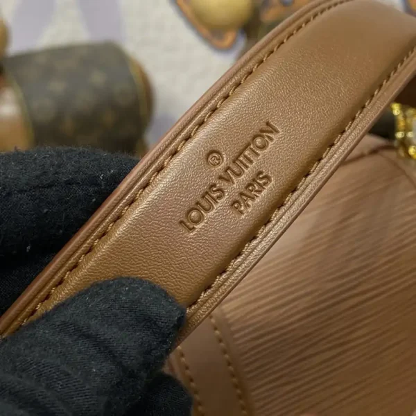 Louis Vuitton Saumur  Brown - Image 4