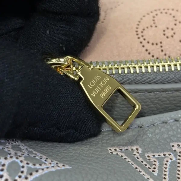 Louis Vuitton Carmel Grey - Image 3