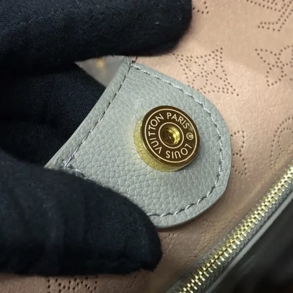 Louis Vuitton Carmel Grey - Image 7