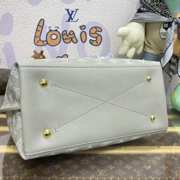 Louis Vuitton Carmel Grey - Image 9