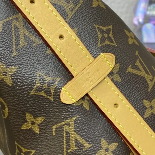 Louis Vuitton Carry All Brown - Image 3