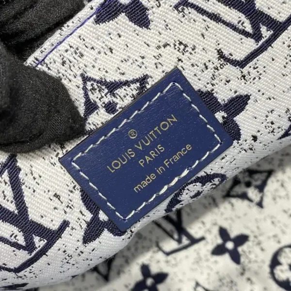LV OnTheGo Blue Denim - Image 4