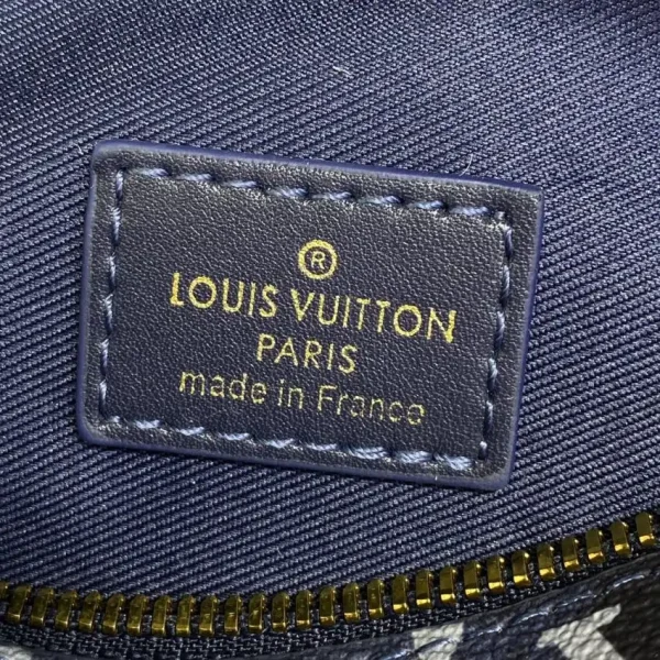 Louis Vuitton Bumbag Discovery Blue Fire - Image 2