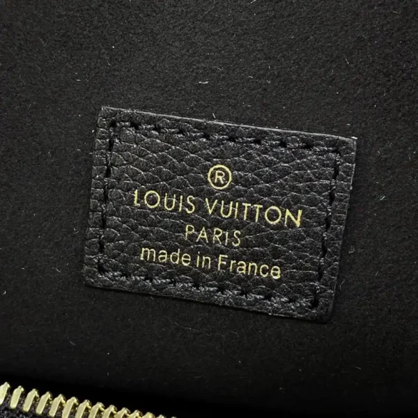 Louis Vuitton Loop Hobo Black - Image 5