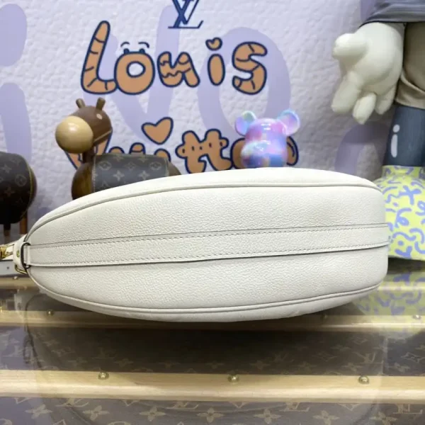 Louis Vuitton Loop Hobo White - Image 7
