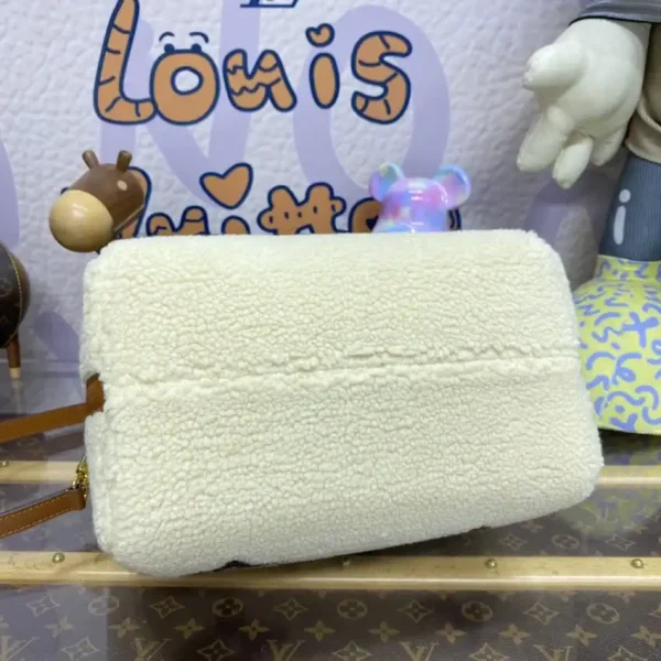 Louis Vuitton Speedy Bandouliere 25 White Wool - Image 4