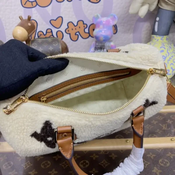 Louis Vuitton Speedy Bandouliere 25 White Wool - Image 7