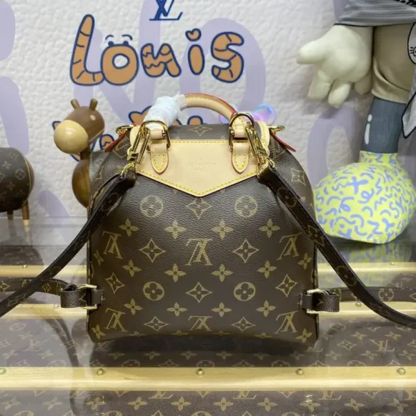 Louis Vuitton Excursion - Image 3