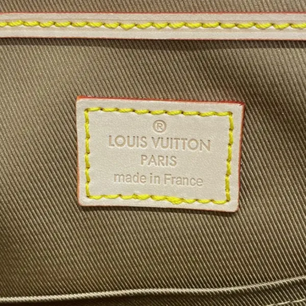 Louis Vuitton Excursion - Image 8