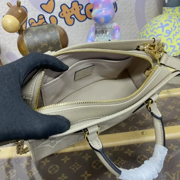 LV OnTheGo East West Beige - Image 5