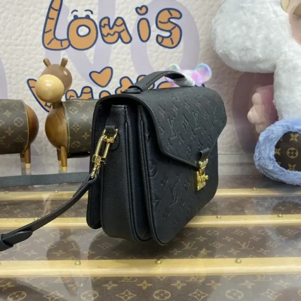Louis Vuitton Pochette Metis Black - Image 7