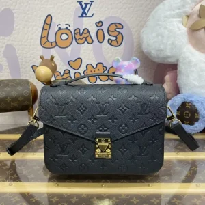 Louis Vuitton Pochette Metis Black