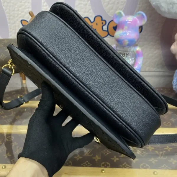 Louis Vuitton Pochette Metis Black - Image 8