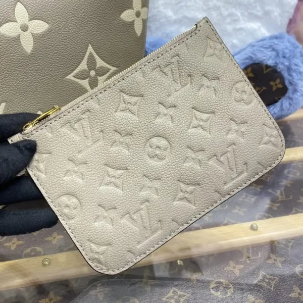 Louis Vuitton Loop Hobo Beige - Image 6