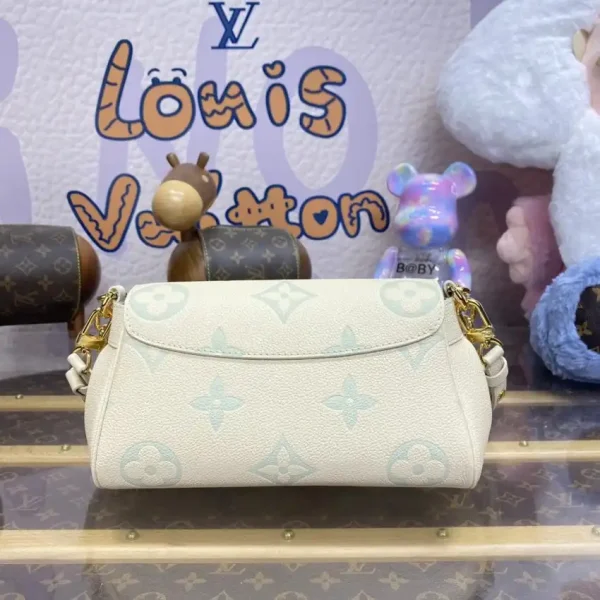 Louis Vuitton Favorite White - Image 3