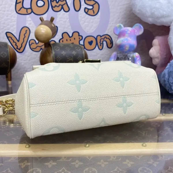 Louis Vuitton Favorite White - Image 6