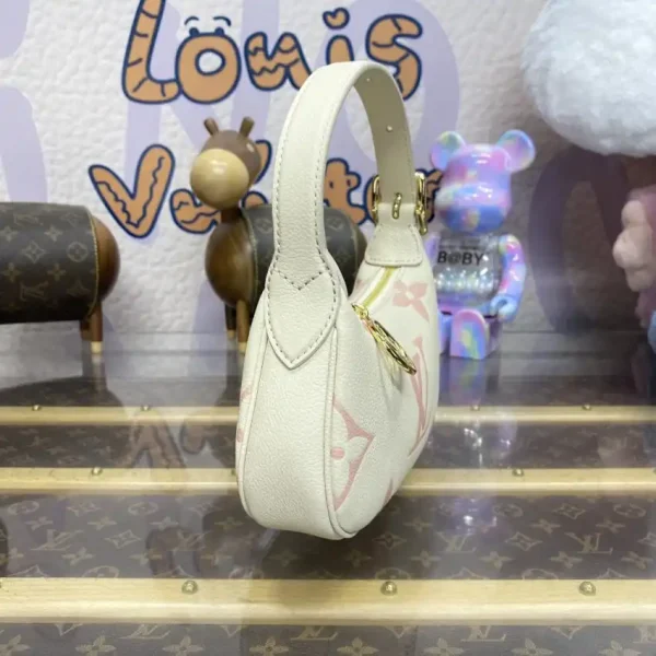 Louis Vuitton Mini Moon Pink - Image 5