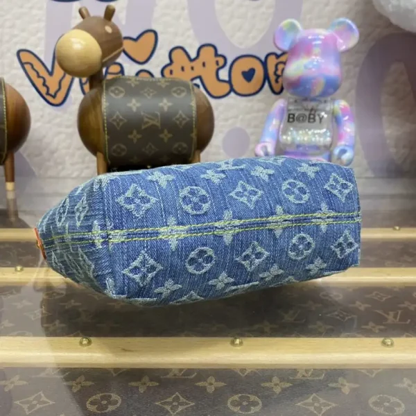 Louis Vuitton Hills Pochette - Image 2