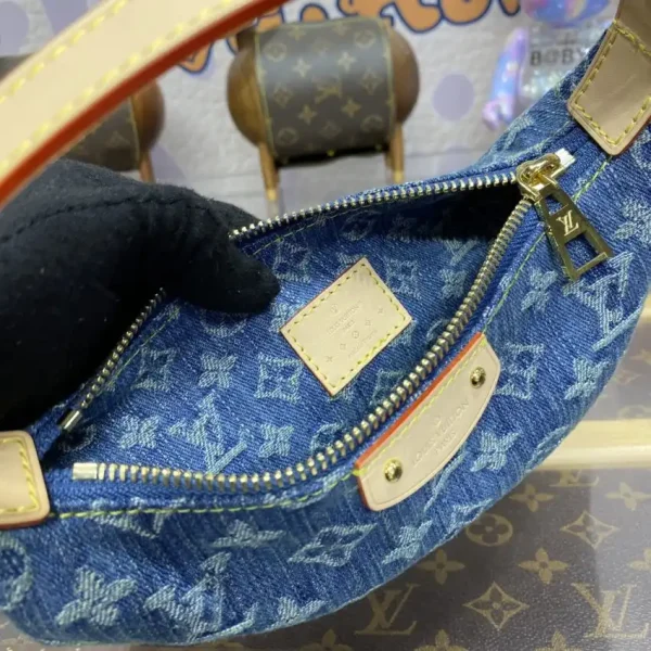 Louis Vuitton Hills Pochette - Image 6