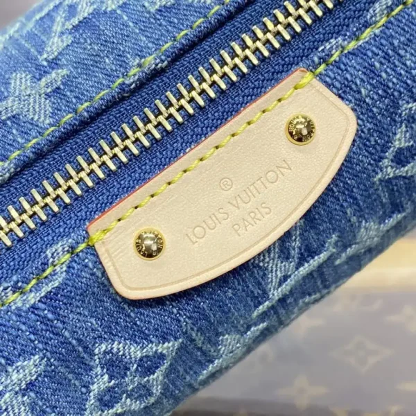 Louis Vuitton Hills Pochette - Image 7