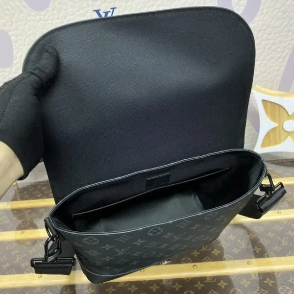 Louis Vuitton Saumur Messenger Bag - Image 7