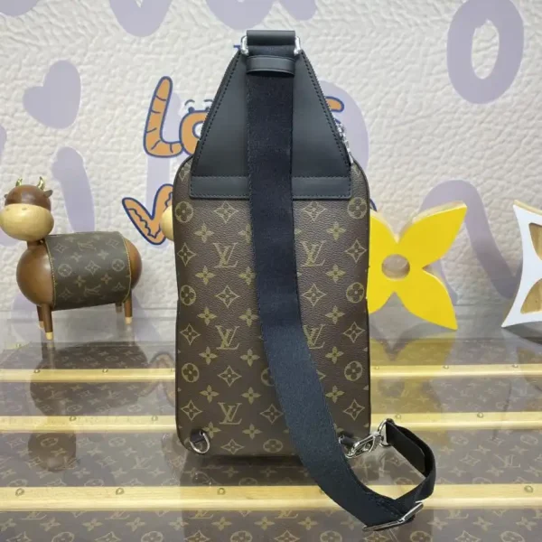 Louis Vuitton Avenue Slingbag Brown - Image 3