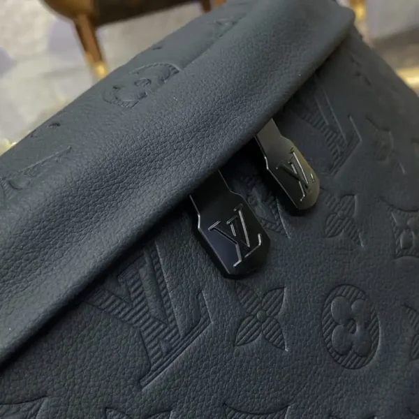 Louis Vuitton Bumbag Discovery Black Canvas - Image 6