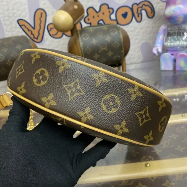 Louis Vuitton Loop Brown - Image 2