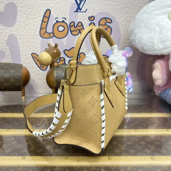 Louis Vuitton On My Side PM Milk Tea - Image 2