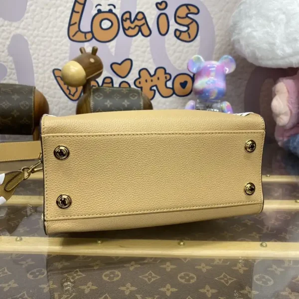 Louis Vuitton On My Side PM Milk Tea - Image 5