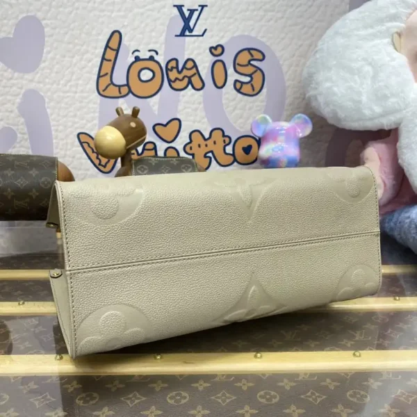 LV OnTheGo Beige - Image 4