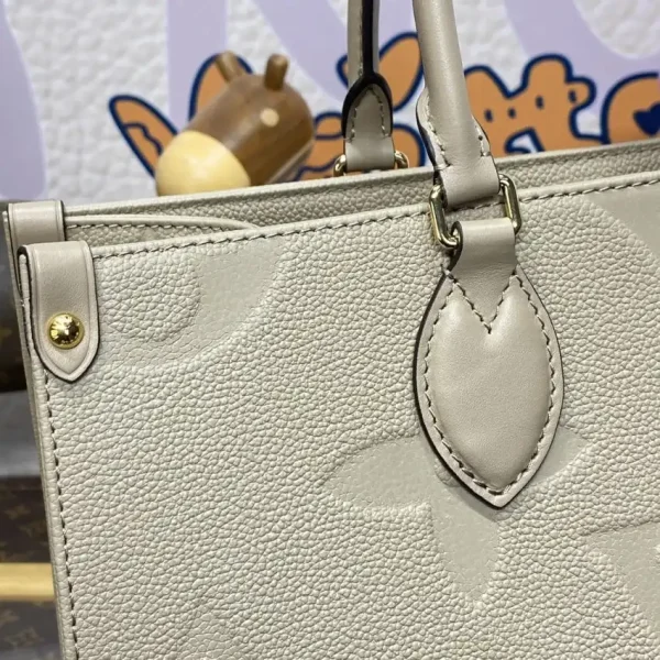 LV OnTheGo Beige - Image 2