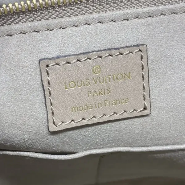 LV OnTheGo Beige - Image 8