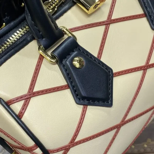 Louis Vuitton Speedy Bandouliere 20 Beige - Image 5