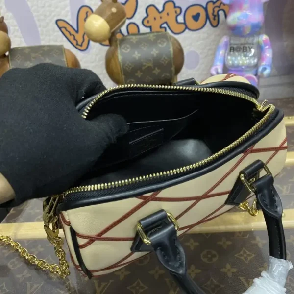 Louis Vuitton Speedy Bandouliere 20 Beige - Image 6