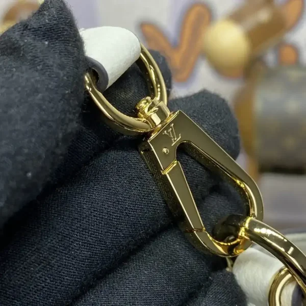 Louis Vuitton Lock and Walk Beige - Image 3