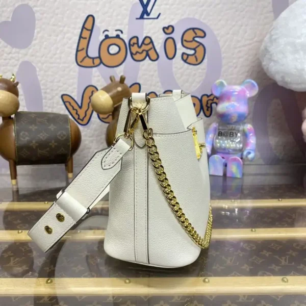 Louis Vuitton Lock and Walk Beige - Image 7