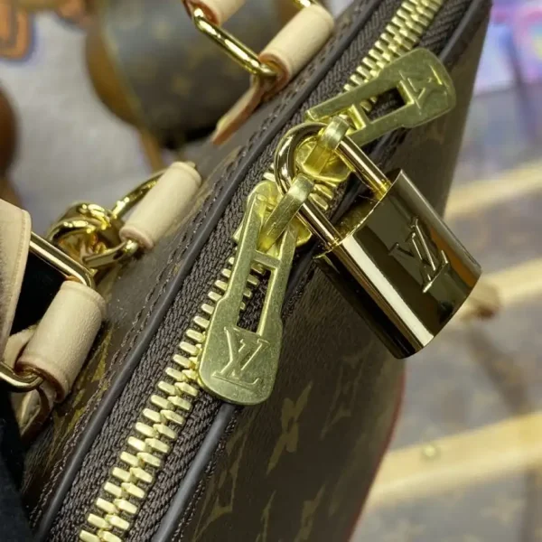 Louis Vuitton Alma Backpack Monogram - Image 6