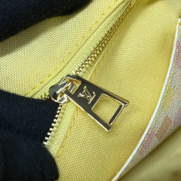 LV OnTheGo Yellow - Image 8