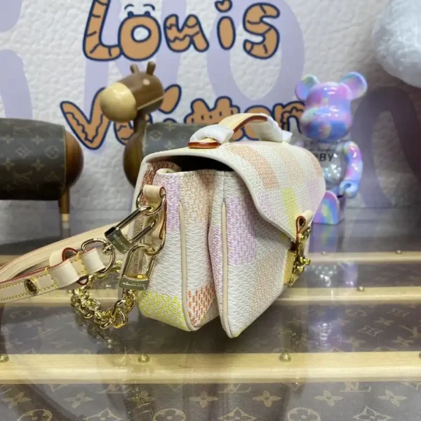 Louis Vuitton Pochette Metis East West Pink Grid - Image 2