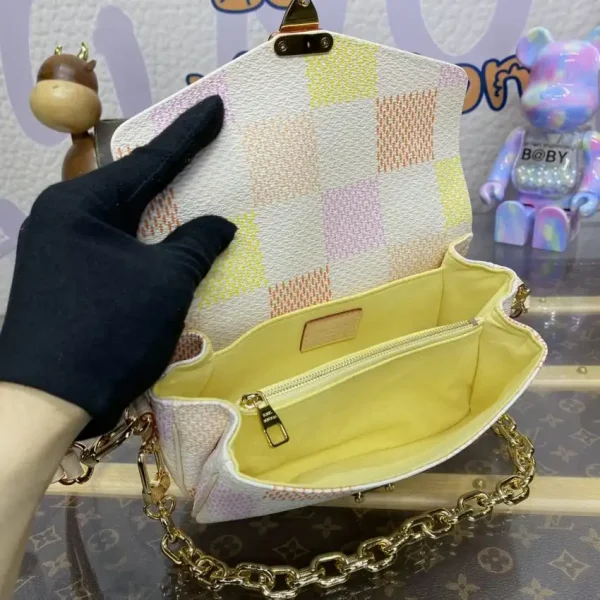 Louis Vuitton Pochette Metis East West Pink Grid - Image 5