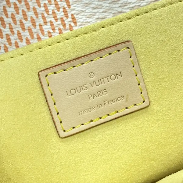 Louis Vuitton Pochette Metis East West Pink Grid - Image 8