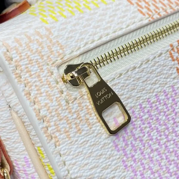 Louis Vuitton Pochette Metis East West Pink Grid - Image 9