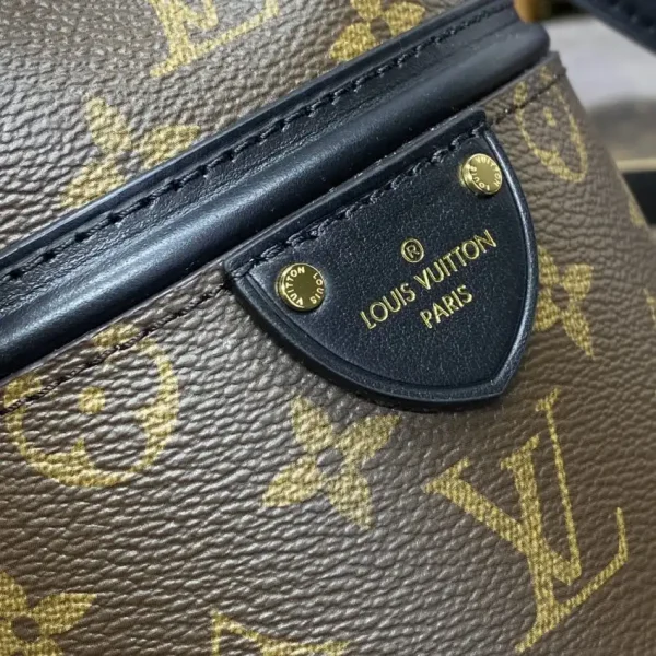 Louis Vuitton Canoé Bucket Bag - Image 4