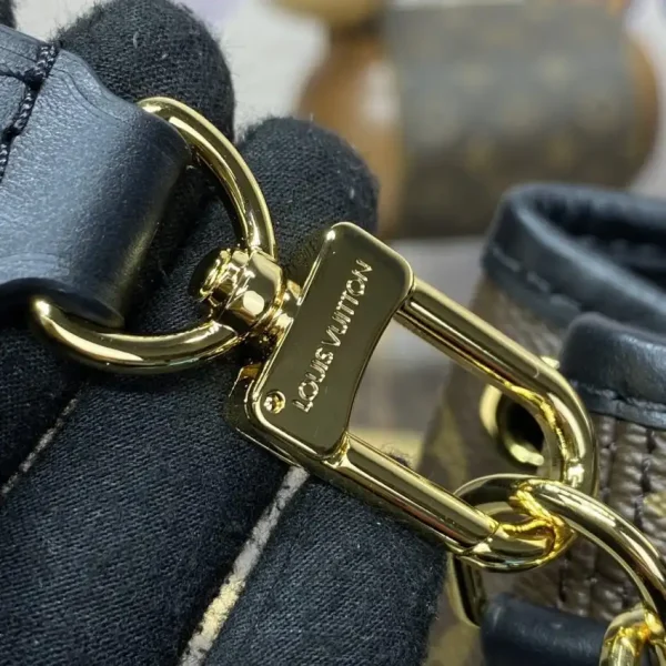 Louis Vuitton Canoé Bucket Bag - Image 5