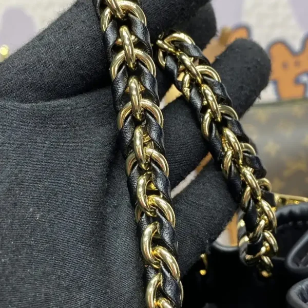 Louis Vuitton Canoé Bucket Bag - Image 8