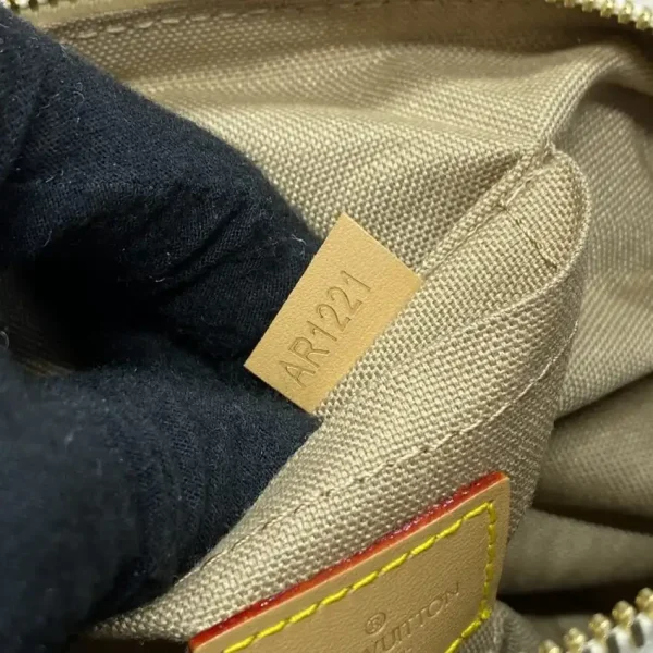 Louis Vuitton Speedy Bandouliere Beige - Image 10