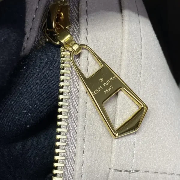 Louis Vuitton Carry All Beige - Image 3
